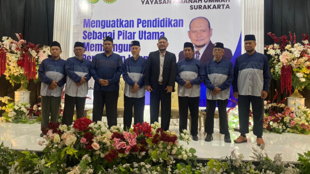 Menguatkan Pendidikan sebagai Pilar Utama Membangun Peradaban Bersama Yayasan Amanah Ummah Surakarta Menguatkan Pendidikan Sebagai Pilar Utama Membangun Bangsa