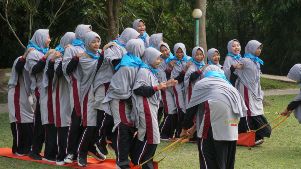 Satu barisan, satu tujuan: melatih ketangkasan dan kekompakan "Satu Barisan, Satu Tujuan: Melatih Ketangkasan dan Kekompakan"
